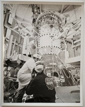 NASA Original Vintage Photo #75-H-128  Command Module Prep Apollo Soyuz ... - £97.34 GBP