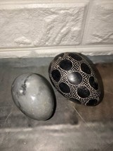 Lot Of 2 Vtg Besmo Kenya Stone Eggs Hand DOTS &amp; Gray Marble 2-3” - £8.70 GBP