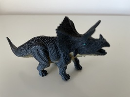 TRICERATOPS PLASTIC FIGURE - £2.81 GBP