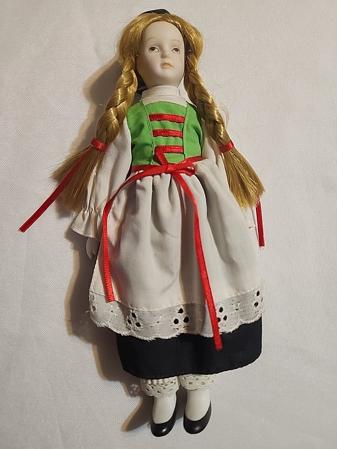 International Swiss Doll Heidi by Russ Berrie 8.5&quot; Porcelain Vintage - $19.71