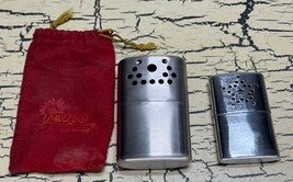 2 VTG Aladdin Jon-E Giant GI Hand Warmer Lot Stainless Steel Felt Bag Ca... - €17,35 EUR