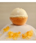 Organic Oatmeal Milk &amp; Honey Shea Butter Bath Bomb (Vegan)(Cruelty-Free) - $10.53 CAD