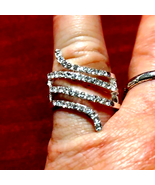 STUNNING! Size 5 beautiful rhinestone silver ring! - $506.65 MXN