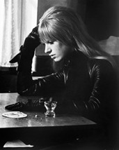 Marianne Faithfull in The Girl on a Motorcycle in leathers sitting in cafe 16x20 - £52.59 GBP