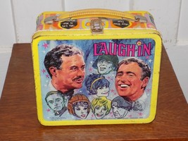 Vintage 1968 Laugh In Metal Lunchbox - $999.12 MXN