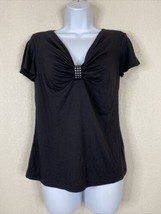 NWT Daisy Fuentes Womens Size PM Black Knit Bunched V-neck Blouse Short Sleeve - £4.95 GBP