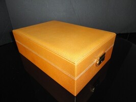 Michel Perrenoud Leather Travel Humidor 20 ct 10.5" L x 7.25"W x 3.25" H image 5