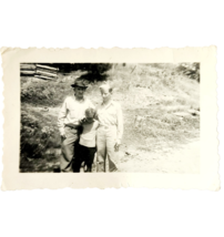 1940s WW2 Real Photograph Unknown Military Soldier And Family Antique Ph... - €17,17 EUR