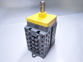 XBE+0410/2 Santon Solar Switch 4-Pole DC PV1 Isolator Switch 50A 1000 VD... - $62.73 CAD