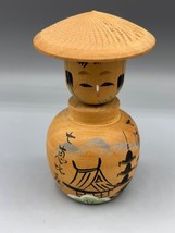 Vintage Japanese Kokeshi Doll Hand Painted Figure Hat Wooden - $406.06 MXN