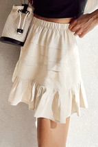 Beige Tiered Ruffled Hemline Elastic Waist Mini Skirt - $223.08 MXN