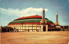 Gigantic Arena of St. Louis Postcard PC31 - £15.17 GBP