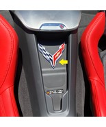 C8 Corvette Waterfall Wireless Phone Charging Bay Crossed Flag Emblem Si... - €18,72 EUR