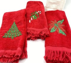 VTG Christmas  3 Fingertip Towels Embroidered Cannon Red 11&quot;x18&quot; - $19.77