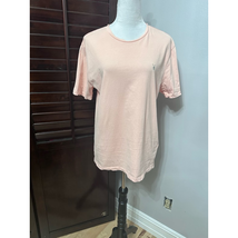 AllSaints Casual Top Women&#39;s M Pink Solid Short Sleeve Scoop Neck Logo New - $24.99