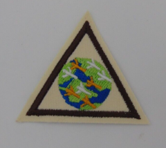 VINTAGE Retired Girl Scout Brownie Try-It  1999-2011 AROUND THE WORLD - $2.97