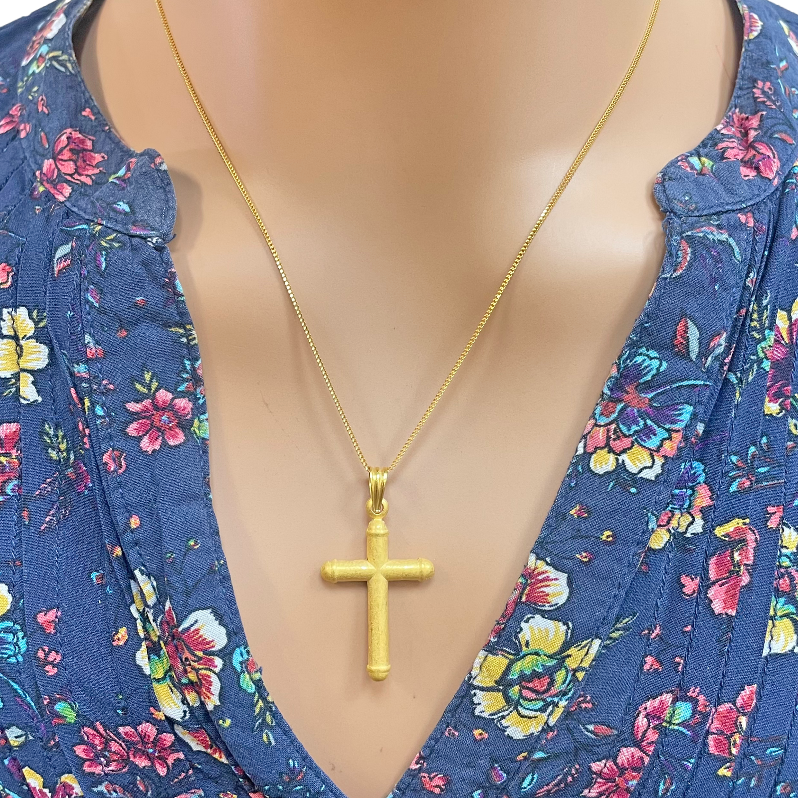 22ct Yellow Gold Matt Cross Pendant 35mm Length 19mm Width Item image 8