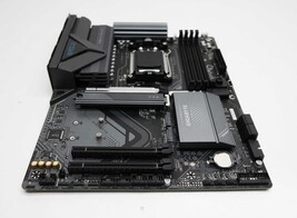 GIGABYTE X870 Eagle WIFI7 DDR5 AMD AM5 LGA 1718 ATX Motherboard  image 7