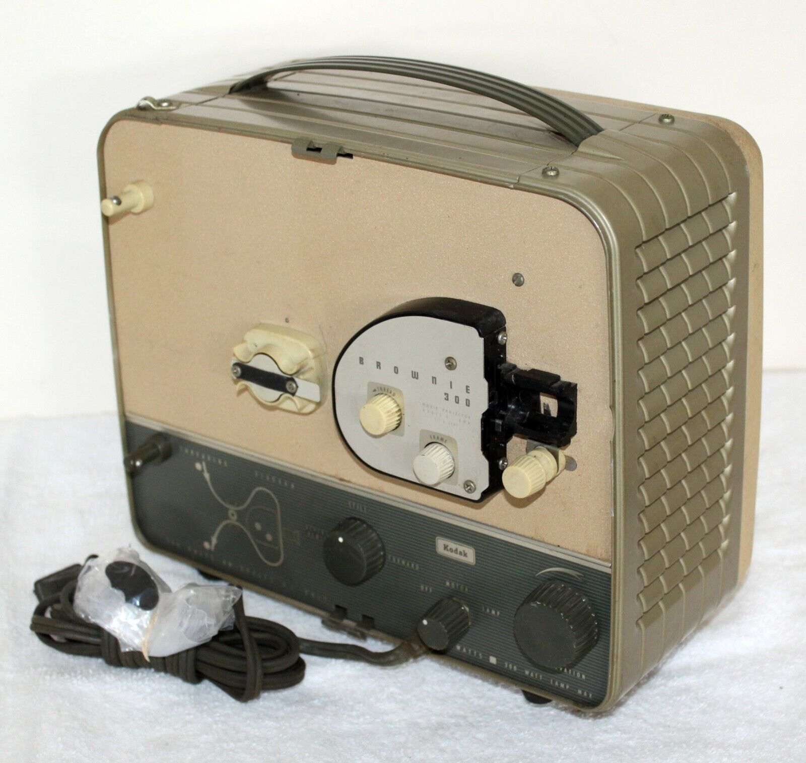 Kodak 300 Brownie 8mm Movie Projector ~ Light Works ~ Sold For Parts - $16.79
