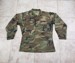 Army Field BDU Woodland Camo Fatigue Shirt Size Med Reg Vintage with Patches - £26.75 GBP