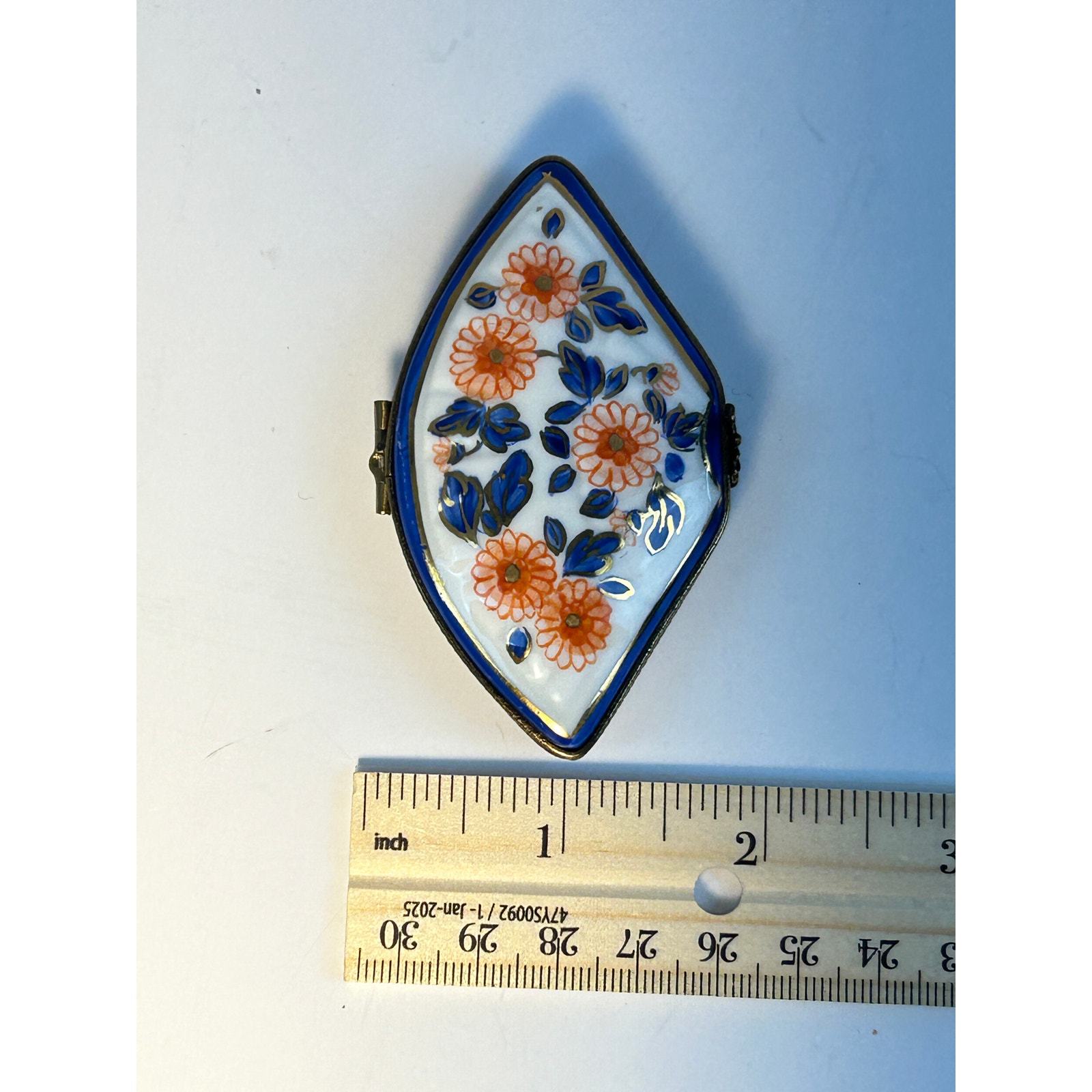 Hand-Painted Limoges Peint Main Trinket Box – Chamart Exclusive Floral Design Item image 14