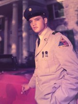 Elvis Presley Magazine Pinup Elvis In Military Uniform At Graceland - £2.95 GBP