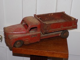 Vintage Structo Toys Pressed Steel Dump Truck with Tip Bed - $2,196.38 MXN