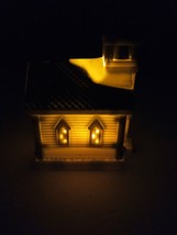 Cobblestone Corners Miniatures Church for Christmas 639277573803 Light it up New - £9.39 GBP