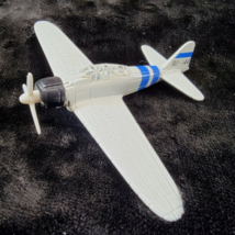 Maisto Mitsubishi Zero Fighter Plane Diecast White Blue B2-I44  Propeller - $7.24