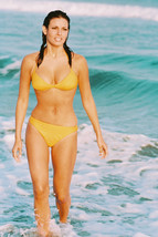 Raquel Welch Bikini In Surf 18x24 Poster - £19.17 GBP