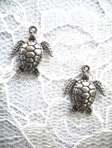 New Usa Pewter Detailed Honu Endangered Green Sea Turtle Dangling Charm Earrings - £5.58 GBP