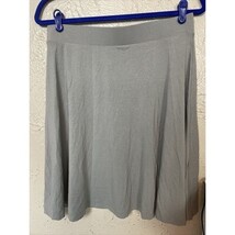 New York & Co Womens Skirt Gray Pull On Knee Length Flowy Medium - $302.76 MXN New York & Co Womens Skirt Gray Pull On Knee Length Flowy Medium - $302.76 MXN