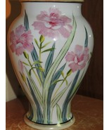 Hand Painted Nippon Vase 7.5&quot; Pink &amp; Green Flowers w/Gold Accents Japane... - $417.44 MXN