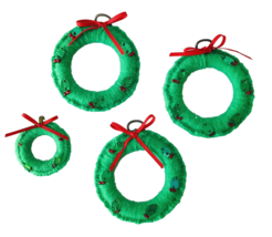 4 Vintage Handmade Wreath Christmas Ornaments Yarn Sequins Beads 3.5&quot; &amp; 2.25&quot; - £13.25 GBP