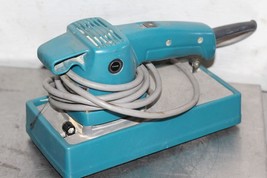 Makita Finishing Sander Model 9045N - £89.82 GBP