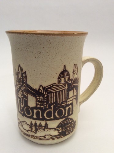 London Mug With The Royal Guard Queens Guard Vintage - $6.64