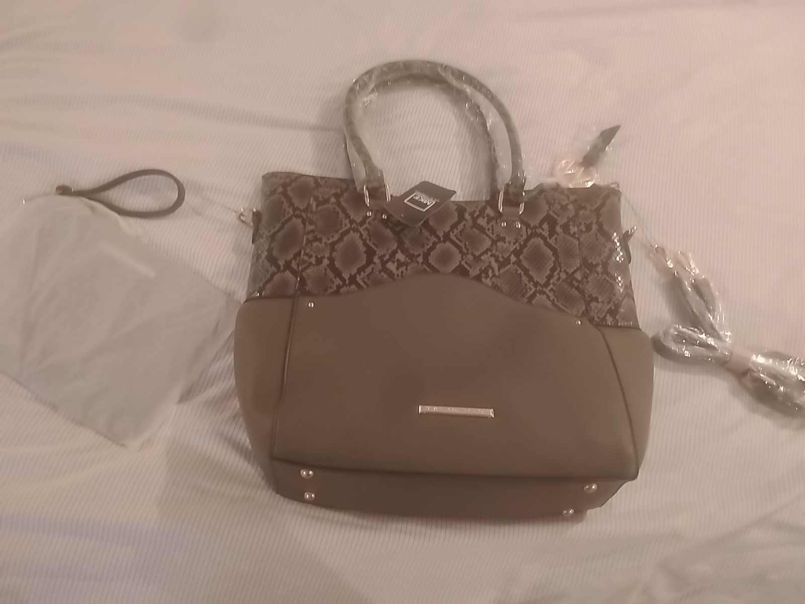 MKF Mia Kay Tote Purse With Strap And Clutch Bag Snake Skin  - $24.99