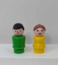 Fisher-Price Little People vintage Green man Black hair Yellow brown mom... - $12.86
