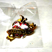 Beautiful Apple pin for your teacher~it says number one teacher red rhin... - $325.97 MXN