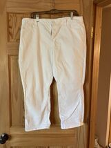 Tommy Hilfiger Crop White Pants Size 16 - $9.90