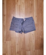 Women’s American Eagle Grey Shorts Size 10 - $436.96 MXN