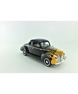 1940 Ford Deluxe Die-cast 1:18 Scale Model Car Black / Gold Flame - $1,184.34 MXN