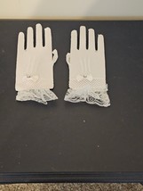 NEW White Lace Crocheted Gloves with Bows One Size - £6.34 GBP