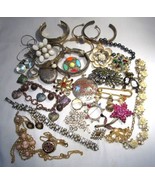 Vintage Retro Costume Jewelry Lot of Brooches Rings Bracelets Earrings C... - £43.02 GBP
