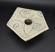Studio Pottery Ikebana Flower Frog Vase Nautilus Sea Shell Nautical - $423.94 MXN