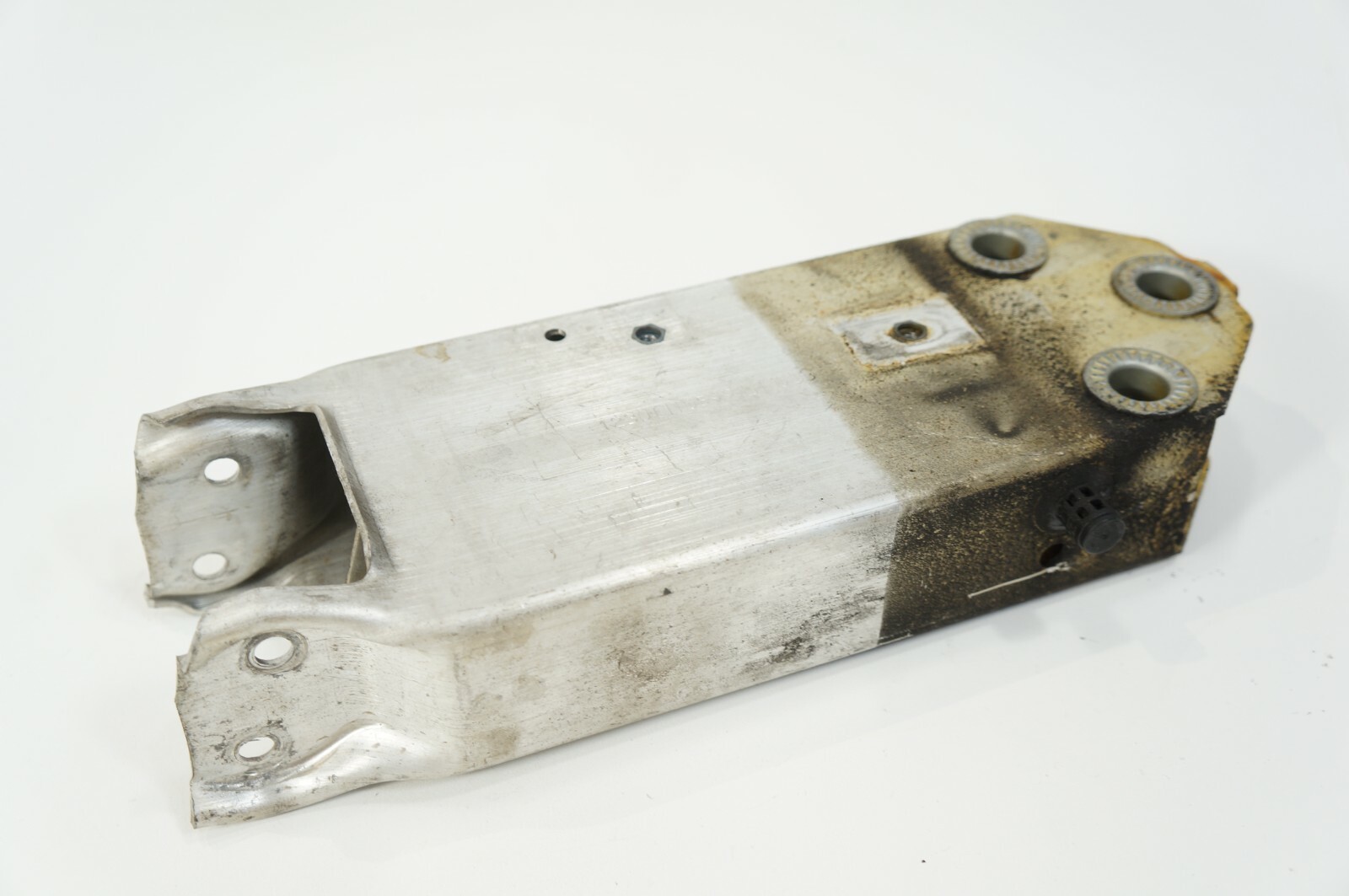 11-2016 bmw 528i 550i 535i f10 left driver front reinforcement support bracket  Item image 4