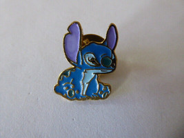 Disney Trading Pins 21937 Sedesma - Stitch Sitting (Gold) - $9.49