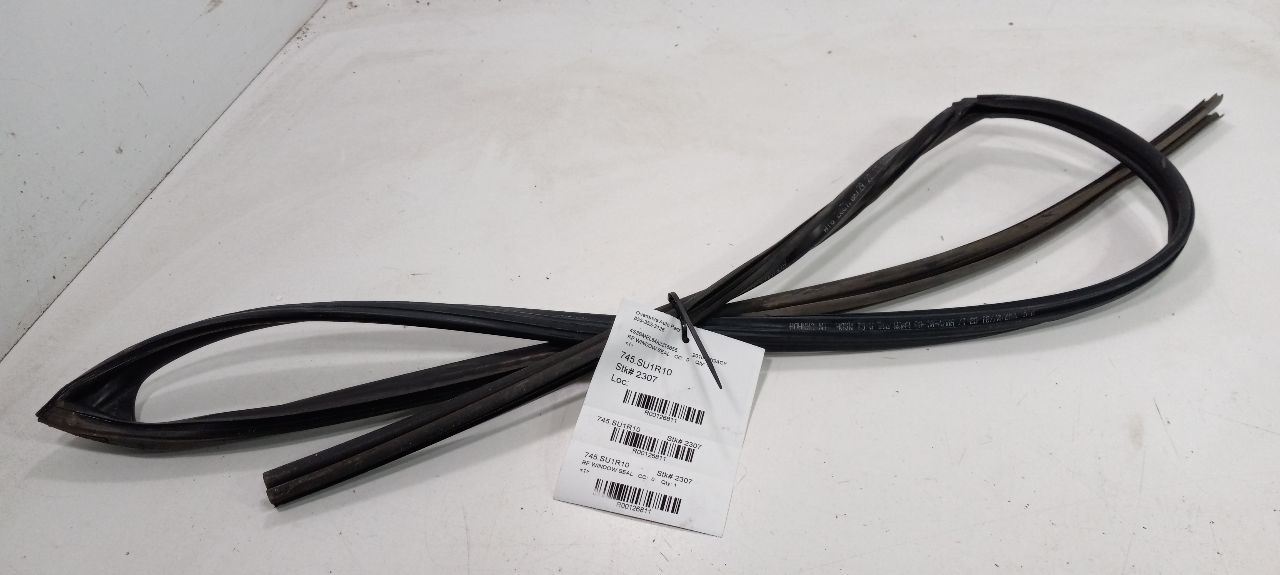 Subaru Legacy Door Glass Window Seal Rubber Right Front 2010 2011 2012 2013 - $49.84