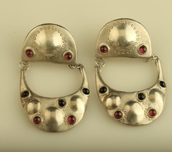 Vintage sterling silver teardrop shaped ruby repoussed stud pierced earrings - £67.47 GBP