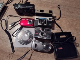 Vintage Kodak cameras, Modern Sony, Vivitar, Fuji Cameras With Camera Bags - £35.08 GBP